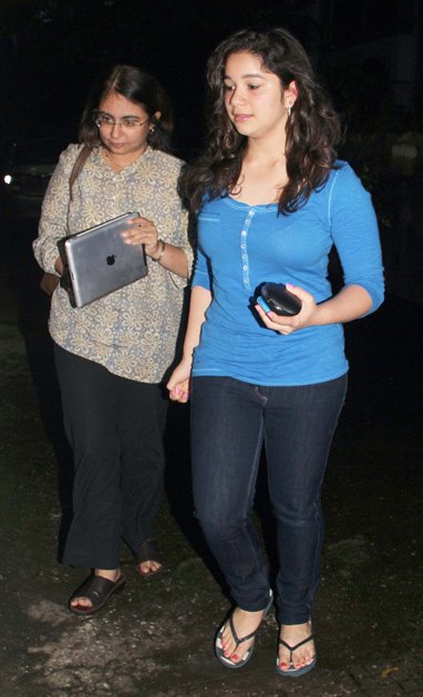 sara tendulkar at delhi belly movie screening